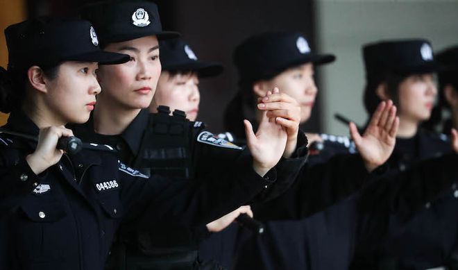 女警如何出装暴力_女警如何出装暴力_女警如何出装暴力